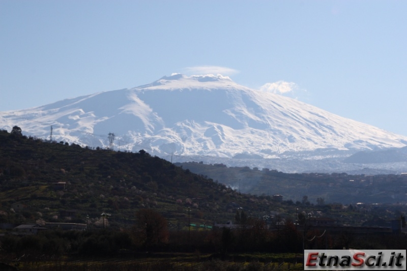 skialp_nebrodi_ (10).JPG - Iniziamo il nostro report con una bella panoramica dell'Etna straordinariamente innevata sul versante nord ovest